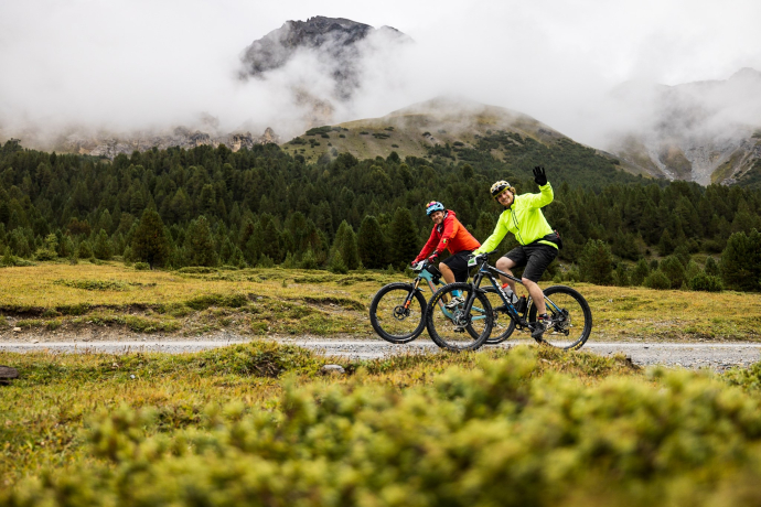 Freude beim Biken im Val Mora. Bild: Dominik Täuber. Freude beim Biken im Val Mora. Bild: Dominik Täuber.